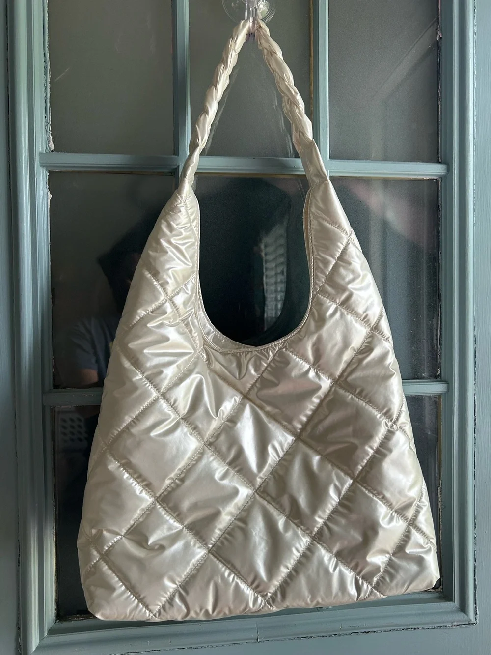 NWOT House of Harlow 1960 Quilted Puffer Hobo Shoulder Purse Pearl White